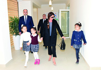 Первая леди Азербайджана Мехрибан Алиева приняла участие в открытии детского сада-яслей в поселке Бузовна