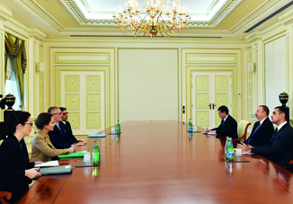 Президент Азербайджана Ильхам Алиев принял делегацию во главе с членом правительства Франции Андре Валли
