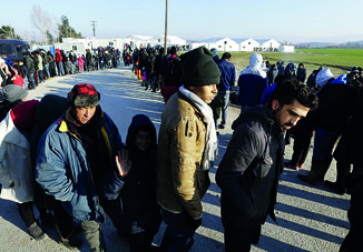 Прогноз: «Более 1 млн мигрантов и беженцев ожидают в Европе в этом году»
