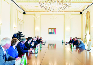 Президент Азербайджана Ильхам Алиев принял делегациюво главе с председателем Совета директоров ВР