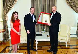 Президент Азербайджана Ильхам Алиев в 2015 году избран «Человеком года в мире»