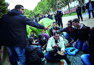 Полиция ликвидировала стихийное поселение мигрантов в Париже