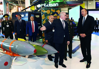 Президент Ильхам Алиев ознакомился со второй Азербайджанской международной оборонной выставкой ADEX 2016