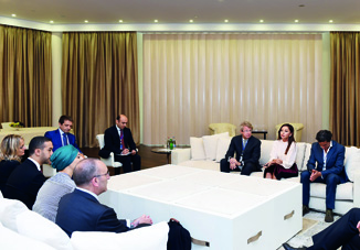 Президент Фонда Гейдара Алиева Мехрибан Алиева встретилась с председателем группы дружбы Азербайджан — Италия в Сенате Италии