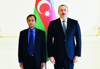 Президент Ильхам Алиев принял верительные грамоты новоназначенного посла Шри-Ланки в Азербайджане