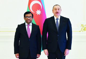Президент Ильхам Алиев принял верительные грамоты новоназначенного посла Бангладеш в Азербайджане