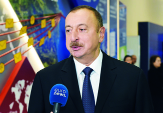 Euronews показал интервью Президента Азербайджана этому телеканалу на выставке Bakutel 2016 и репортаж о выставке