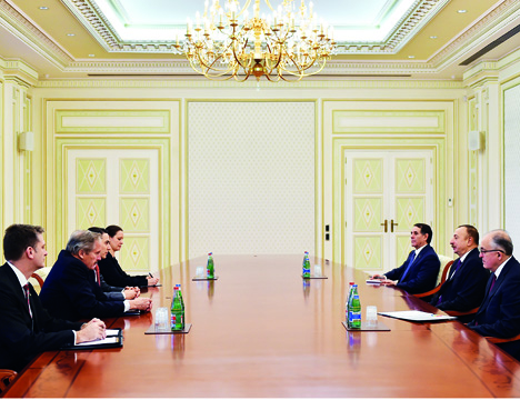 Президент Ильхам Алиев принял делегацию во главе со специальным посланником и координатором Государственного департамента США
