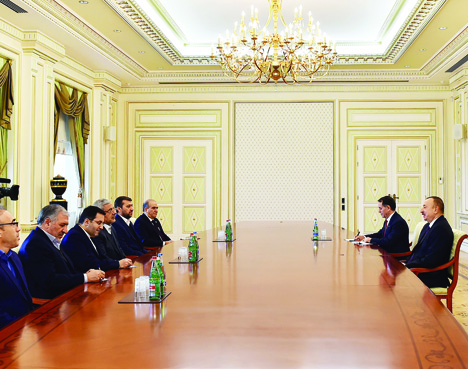 Президент Ильхам Алиев принял делегацию во главе с вали иранской провинции Западный Азербайджан