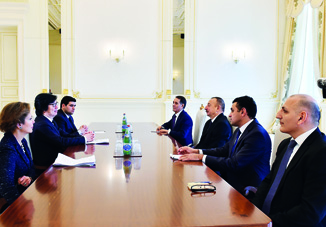 Президент Азербайджана Ильхам Алиев принял делегацию во главе с государственным секретарем Франции