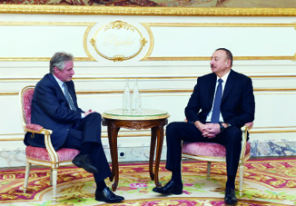 Президент Ильхам Алиеввстретился сгенеральным вице-президентом компании Thales International