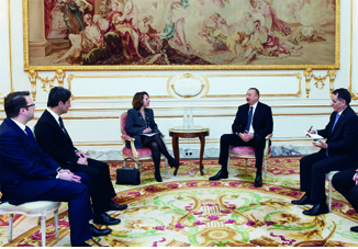 В Париже состоялась встреча Президента Ильхама Алиева с заместителем генерального директора группы SUEZ