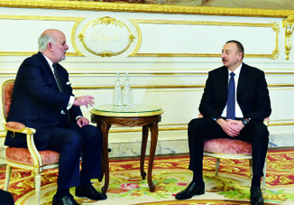 Президент Азербайджана Ильхам Алиев встретился в Париже с президентом компании Vivaction