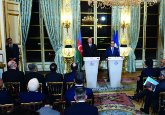 Президент Ильхам Алиев и Президент Франсуа Олланд выступили с заявлениями для печати