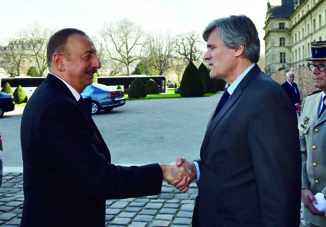 В Париже состоялась церемония официальной встречи Президента Азербайджана Ильхама Алиева