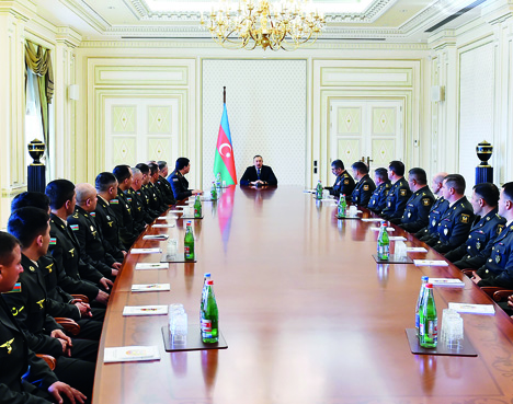 Президент, Верховный Главнокомандующий Ильхам Алиев встретился с группой военнослужащих в связи с годовщиной апрельских побед Азербайджанской армии