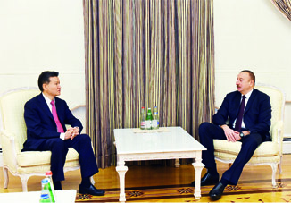 Президент Азербайджана Ильхам Алиев принял президента Международной шахматной федерации