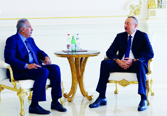 Президент Азербайджана Ильхам Алиев принял бывшего премьер-министра и министра иностранных дел Катара