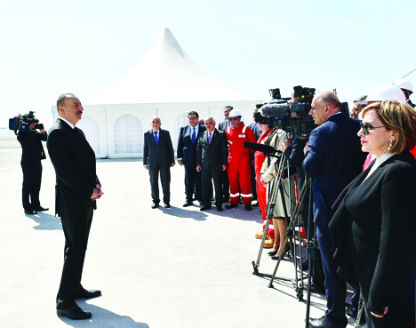 Президент Ильхам Алиев принял участие в открытии полупогружной буровой установки имени Гейдара Алиева