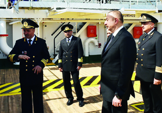 Президент Азербайджана Ильхам Алиев принял участиев церемонии сдачи в эксплуатациюсудов «Губадлы» и «Джебраил»
