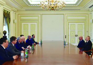 Президент Ильхам Алиев принял находящихся с визитом в Баку руководителей таможенных служб государств — участников СНГ
