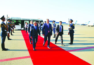 Президент Молдовы Игорь Додон прибыл с официальным визитомв Азербайджан