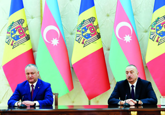 Президент Азербайджана Ильхам Алиев и Президент Молдовы Игорь Додон выступили с заявлениями для печати