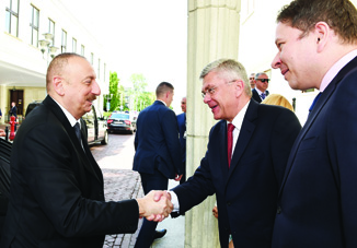 Президент Азербайджана Ильхам Алиев встретился с маршалом Сената Польши