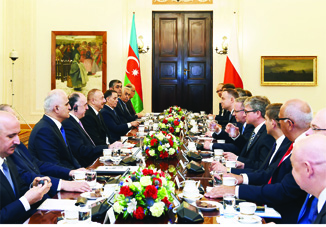 Встреча президентов Азербайджана и Польши в расширенном составе