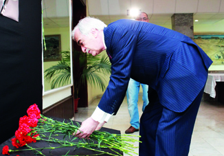 В посольстве Азербайджана в России состоялось траурное мероприятие в связи с гибелью Захры и ее бабушки Сахибы Гулиевой