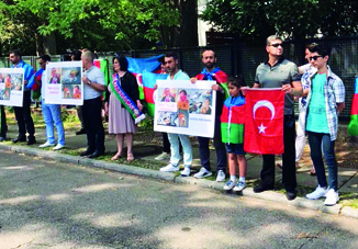 Азербайджанцы провели акцию протеста перед посольством Армении в Германии