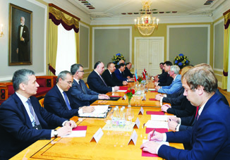 Встреча президентов Азербайджана и Латвии в расширенном составе