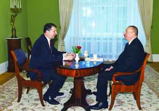 Встреча Президента Ильхама Алиева и Президента Раймондса Вейониса один на один