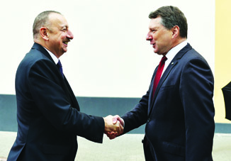 Состоялась церемония официальной встречи Президента Азербайджана Ильхама Алиева