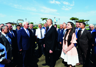 Президент Ильхам Алиев принял участие в открытии проекта обеспечения поселка Пираллахи питьевой водой