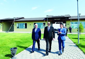 Президент Азербайджана Ильхам Алиев побывал в Пираллахинском районе Баку