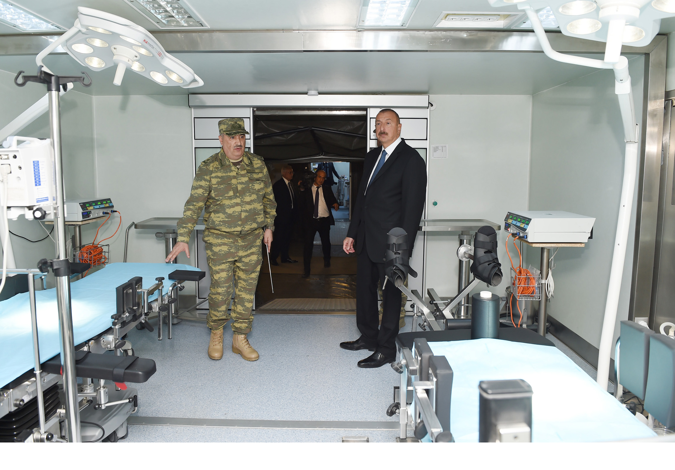 Президент, Верховный Главнокомандующий Ильхам Алиев ознакомился с возможностями Мобильного полевого хирургического госпиталя Министерства обороны