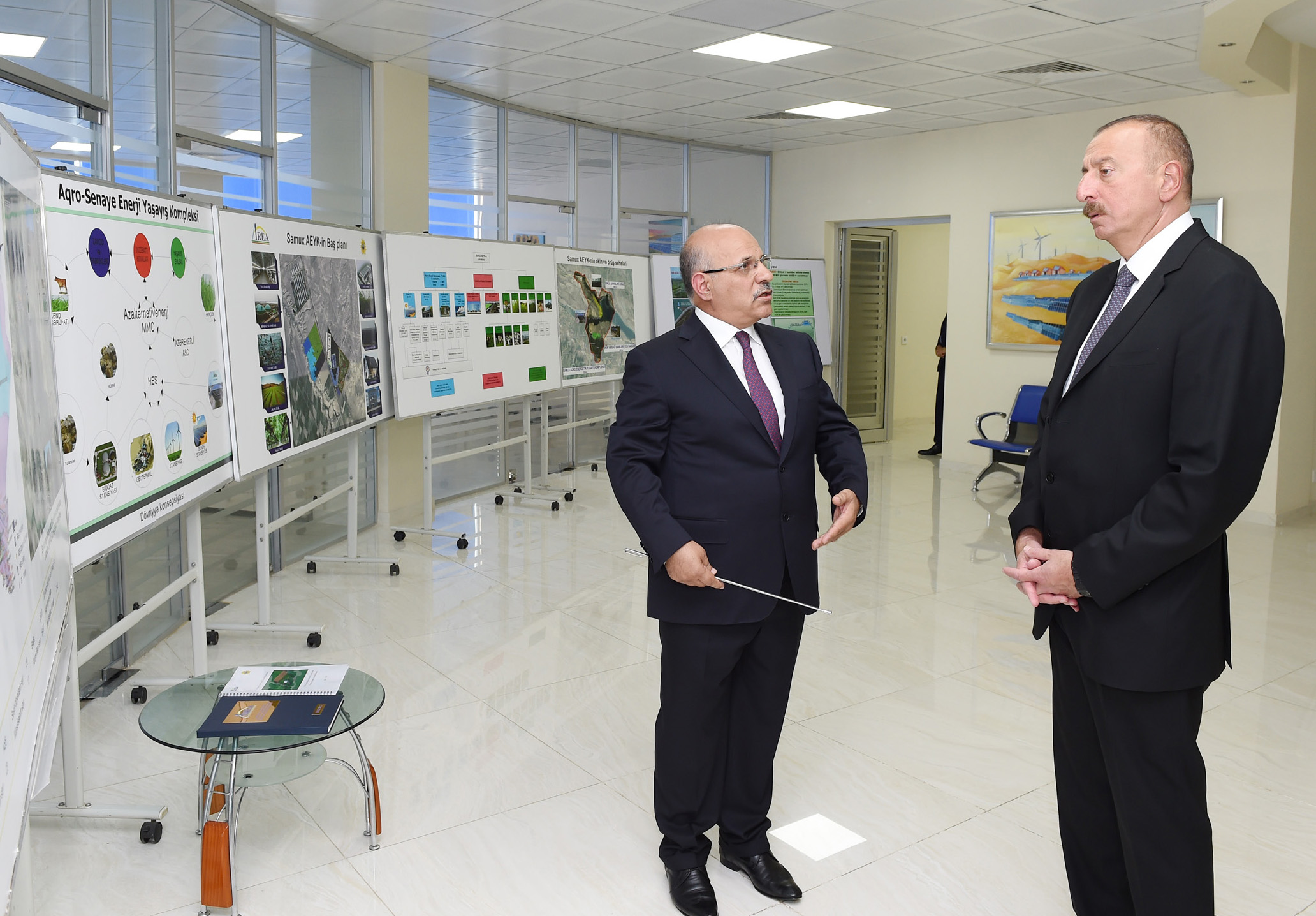 Президент Ильхам Алиев ознакомился с Самухскимагроэнергетическим жилым комплексом