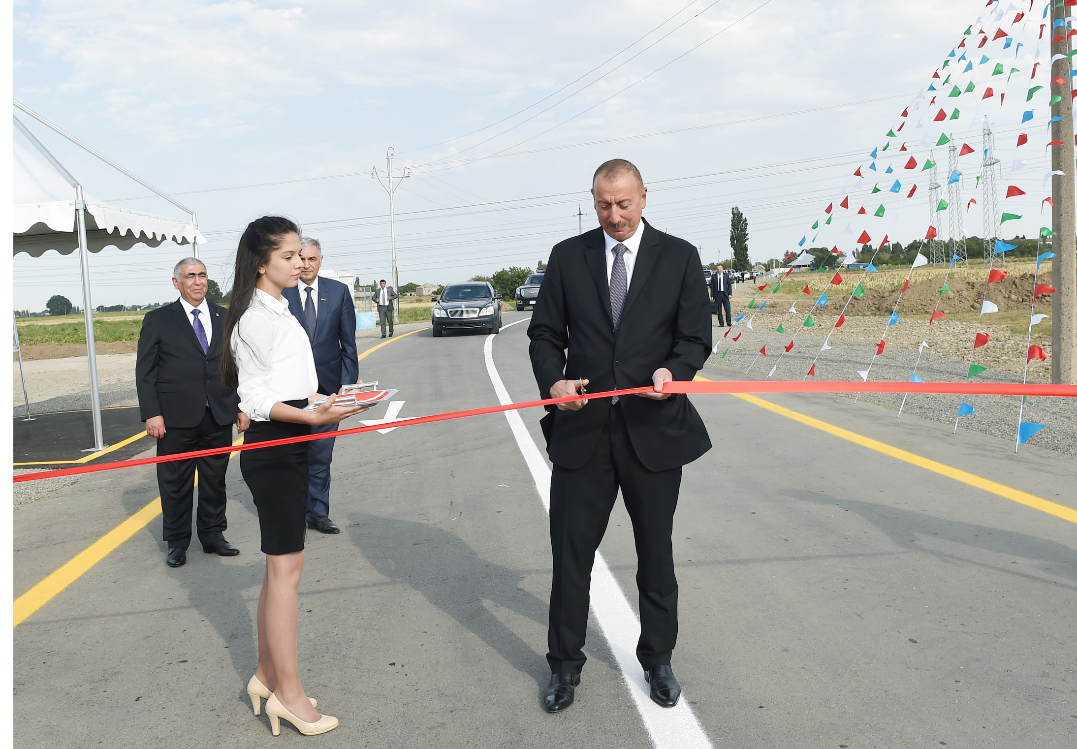 Президент Ильхам Алиев принял участие в открытии автомобильной дорогиСамух — Физули — Ляк — Алибайрамлы — Гарабаглар — Чобанабдаллы — Самух