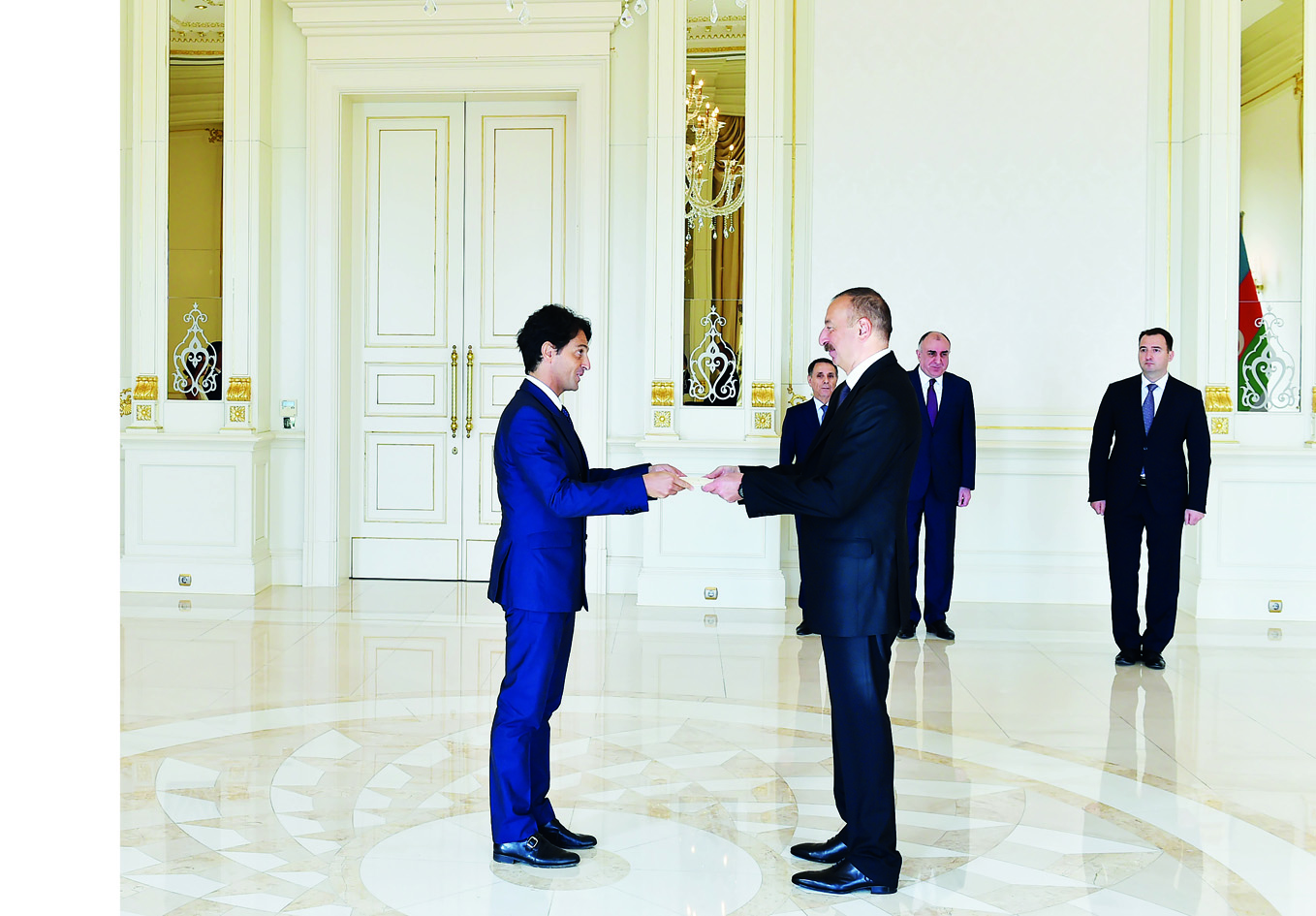 Президент Ильхам Алиев принялверительные грамоты новоназначенного посла Италии в Азербайджане