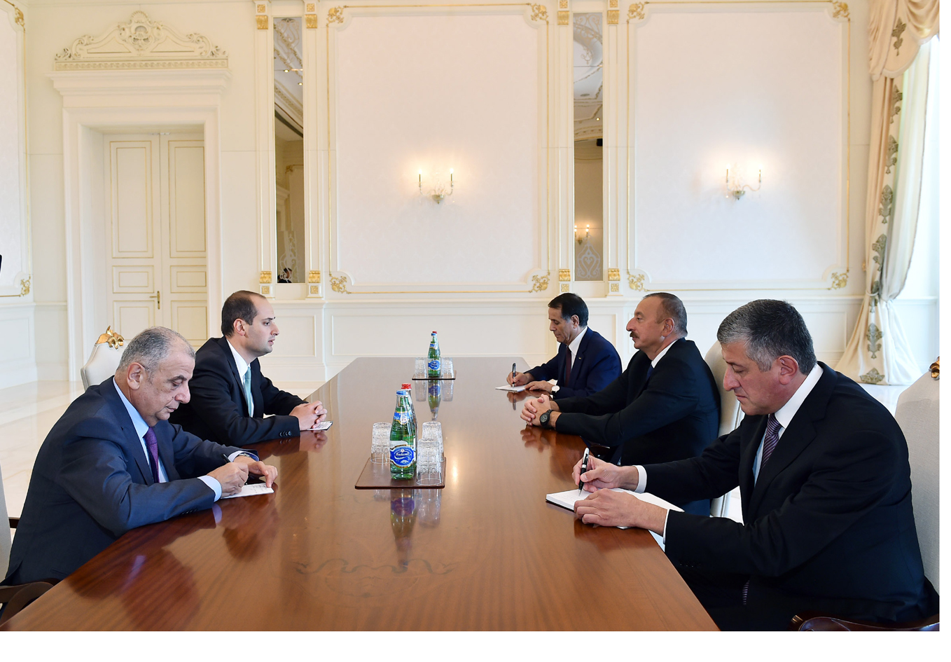 Президент Ильхам Алиев принялделегацию во главе с заместителем премьер-министра — министроминостранных дел Грузии