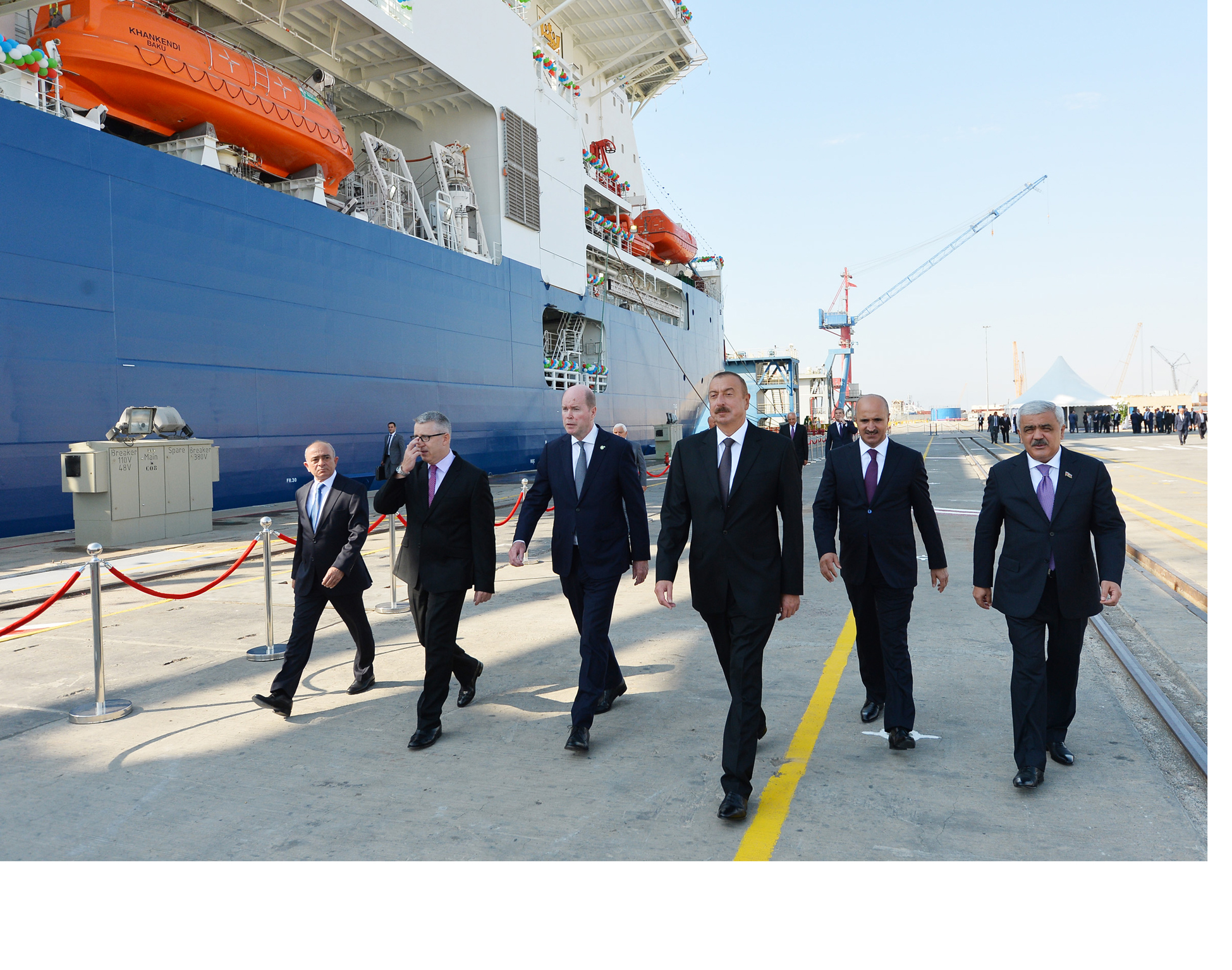 Президент Ильхам Алиев принял участиев презентации подводного строительного судна «Ханкенди»