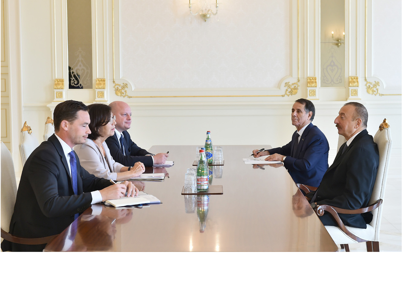 Президент Ильхам Алиев принял председателя Парламентской Ассамблеи ОБСЕ