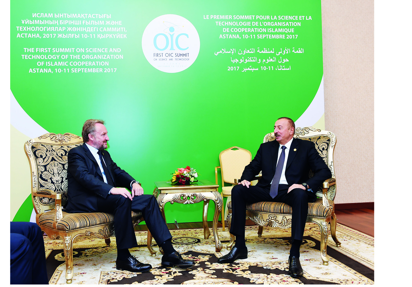 Президент Ильхам Алиев встретился в Астане с членом ПрезидиумаБоснии и ГерцеговиныБакиром Изетбеговичем