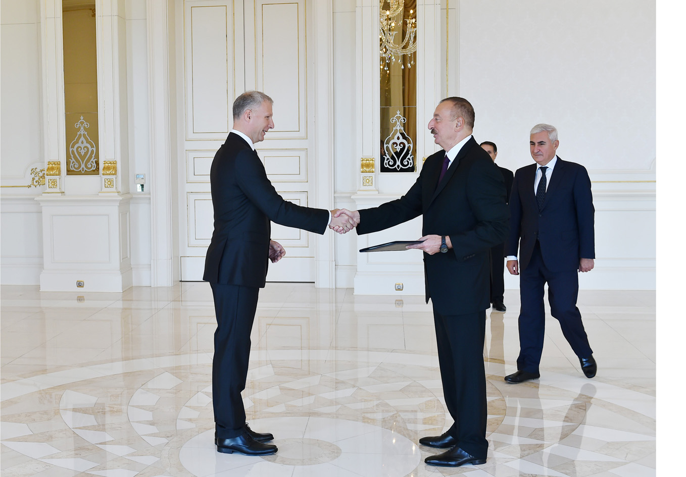 Президент Ильхам Алиев принялверительные грамоты новогоруководителя представительстваЕвропейского Союза в Азербайджане