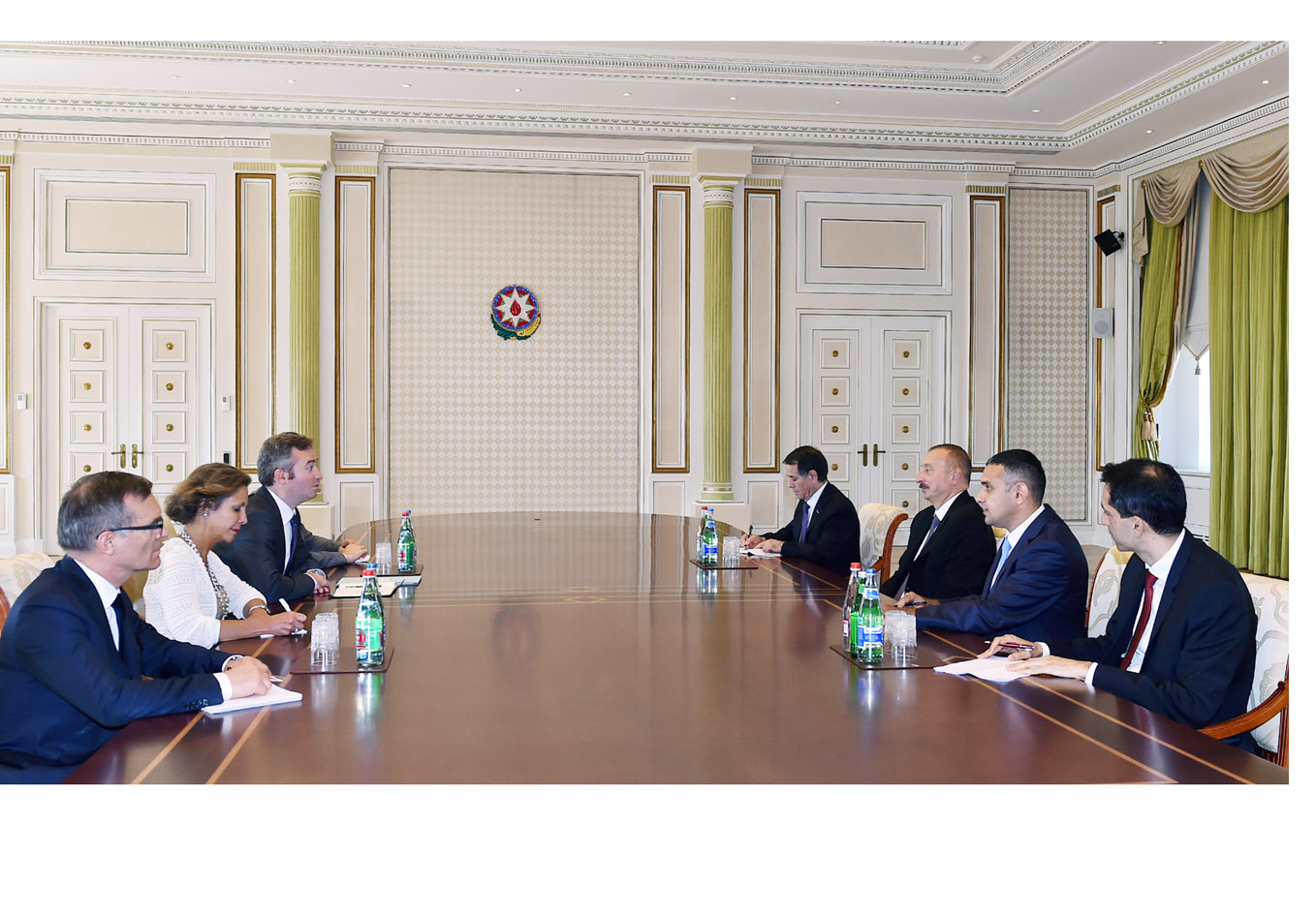 Президент Ильхам Алиев принял делегацию во главе с государственным секретарем при министре по делам Европы и иностранных дел Франции