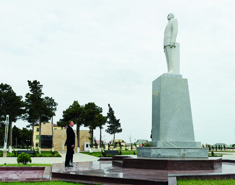 Поездка Президента Азербайджана Ильхама Алиева в Нефтчалинский и Сальянский районы