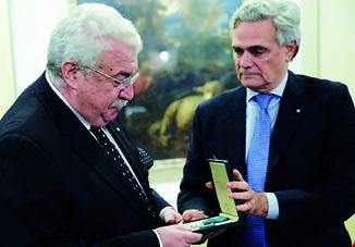 Итальянский посол вручил Михаилу Гусману Орден за заслуги перед Италией