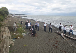Прибрежная полоса Каспийского моря очищена от твердых бытовых отходов