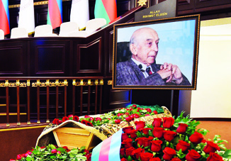 Президент Ильхам Алиев принял участие в церемонии прощания со всемирно известным азербайджанским ученым Лютфи Заде